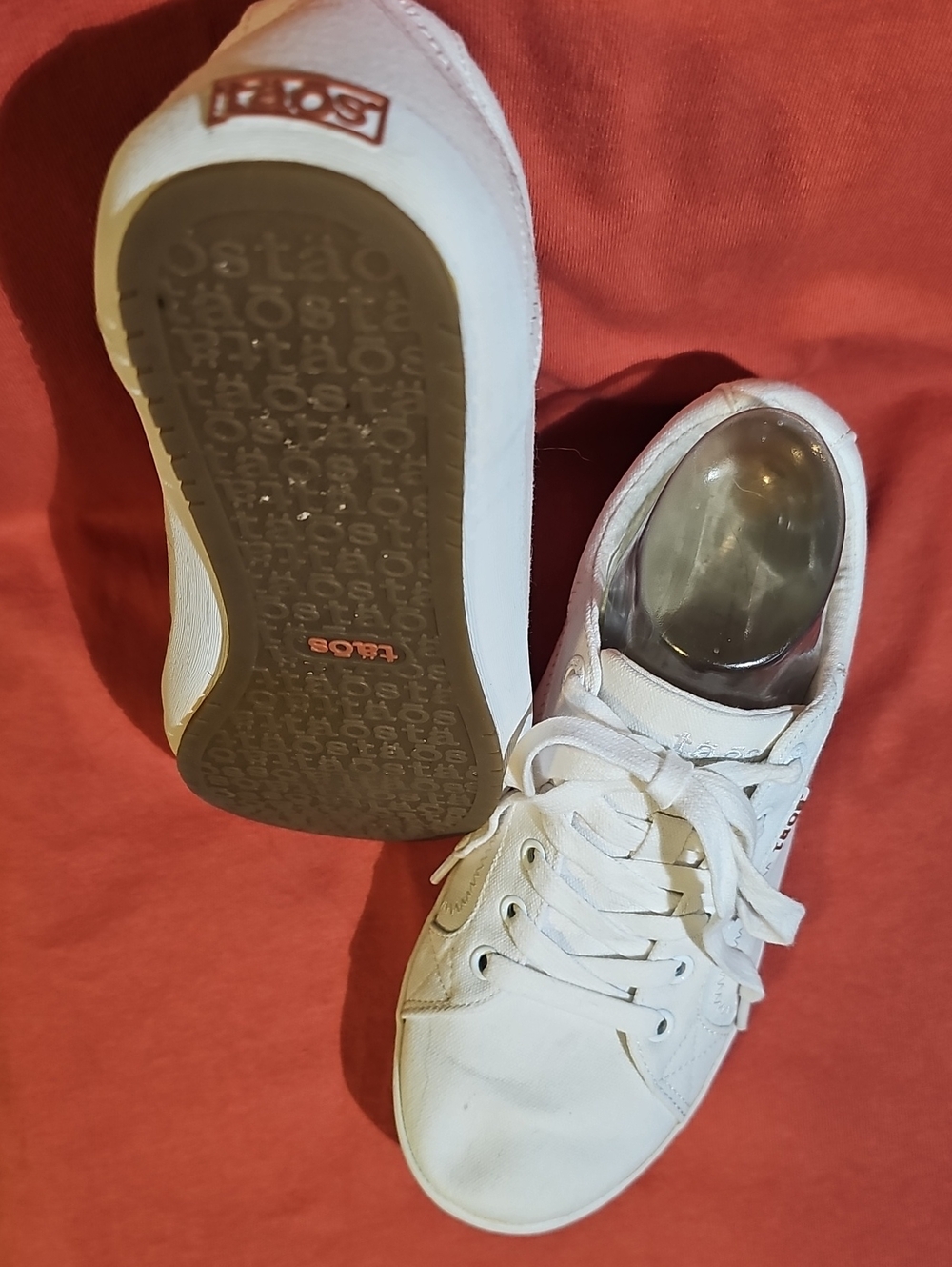 White Canvas Täōs laceup Sneakers. 9W